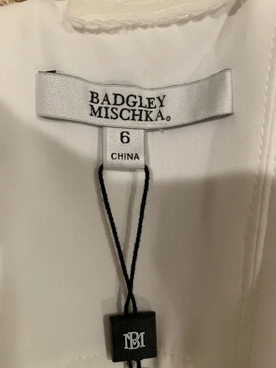 NWT- Badgley Mischka Strapless Gold & White Daisy Bow cocktail dress. Brand new! - Picture 7 of 10